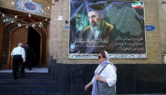 Iran's Guards Threaten US Sites Amid Stalemate Over Peace Deal