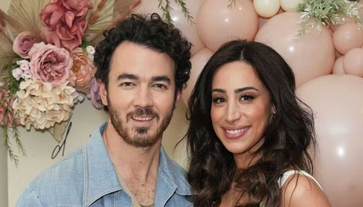Kevin Jonas pays tribute to wife Danielle with 'Little Things'