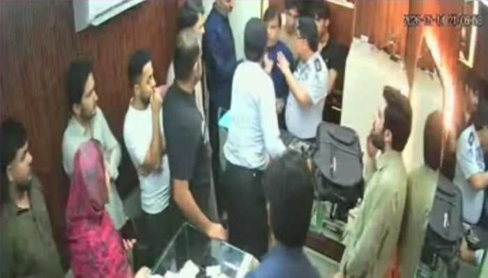 FIA Vows Transparent Investigation into Sarafa Bazaar Raid Violence Allegations in Karachi
