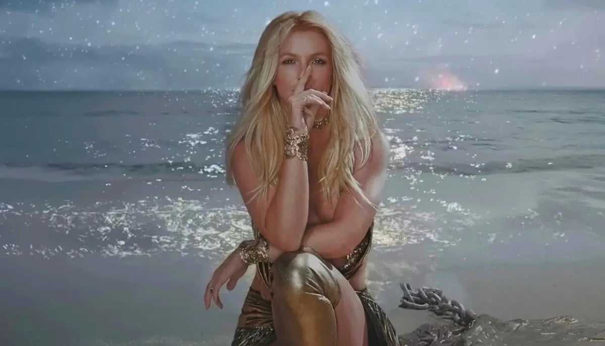 Britney Spears 'exhausted' pals 'scared' of singer's public behaviour
