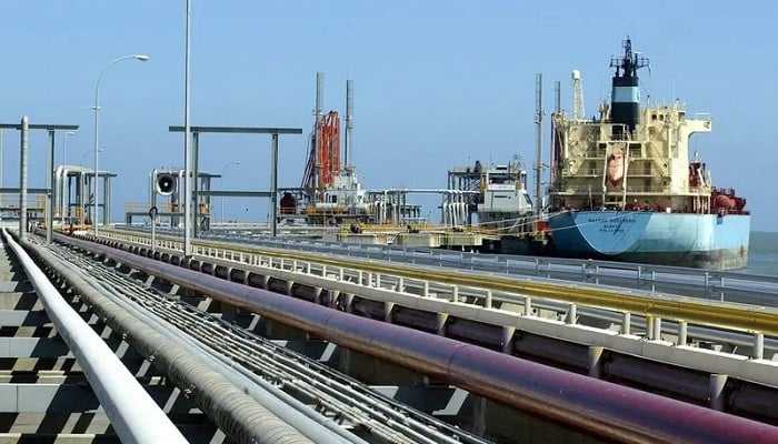 Oil Prices Surge Amid Drone Strikes, Heightening Gulf Supply Concerns
