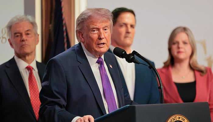 Trump Hesitates on New Iran Attack Amid Optimism for Agreement