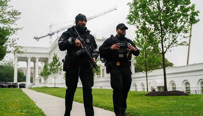White House locked down after shooting involving Secret Service, suspect killed