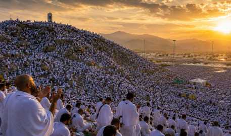 Millions of Pilgrims Gather at Mount Arafat for Climax of Hajj; Imam to Deliver Sermon Shortly