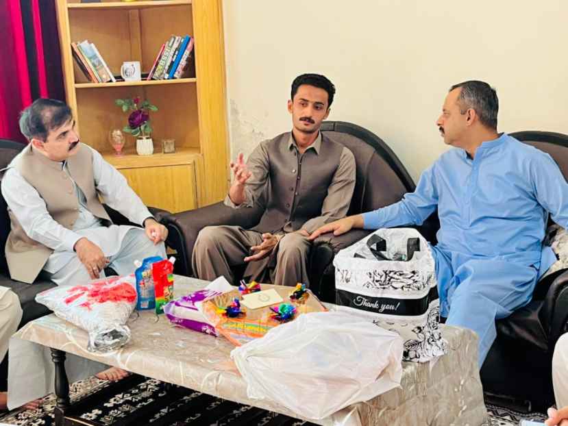 DPO and DC Visit Families of Police Martyrs on Eid-ul-Azha in Dera District