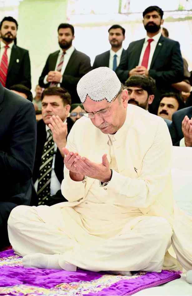 President Asif Ali Zardari Offers Dua After Eidul Azha Prayer at Zardari House