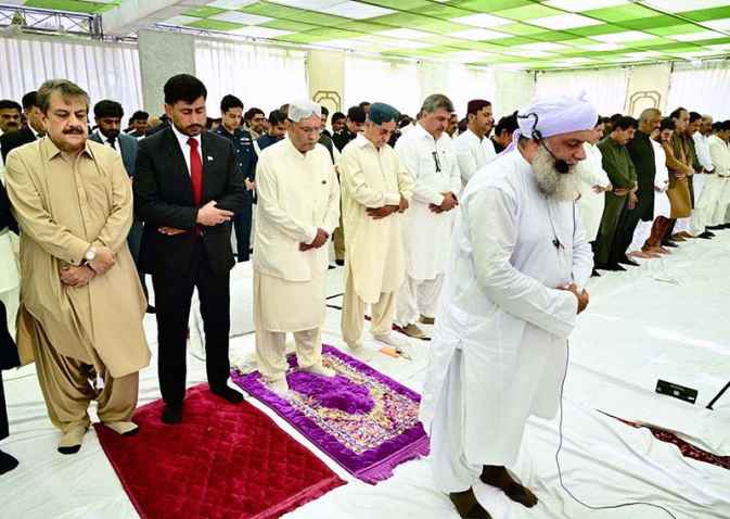 President Asif Ali Zardari Leads Eidul Azha Prayer at Family Residence