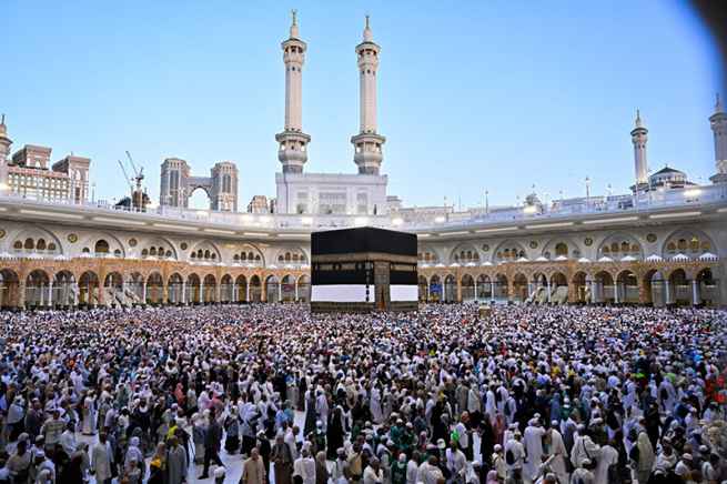 Pilgrims Complete Tawaf Al-Ifadah after Stoning Ritual at Mina During Eid Al-Azha