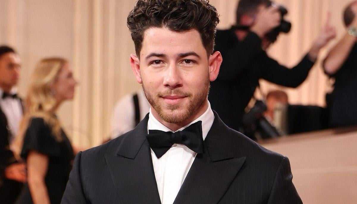 Nick Jonas Reveals Pre-Concert Preparation and Relaxation Routine Details