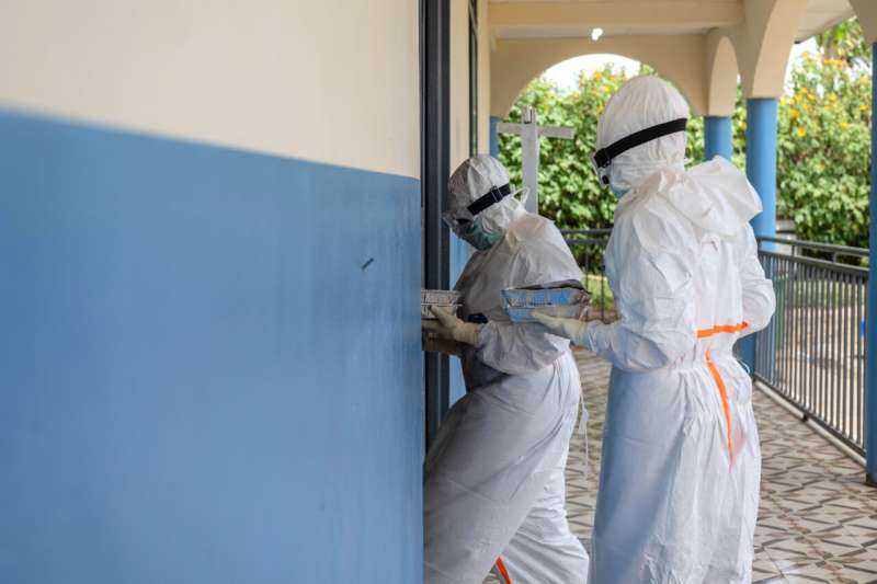 Rare Ebola Outbreak Grips Congo and Uganda, Straining Response Efforts