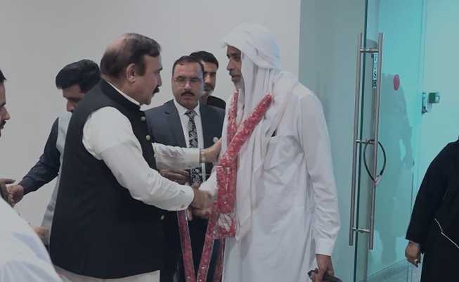 Pakistan Welcomes Home 370 Pilgrims on First Post-Hajj Flight to Islamabad International Airport
