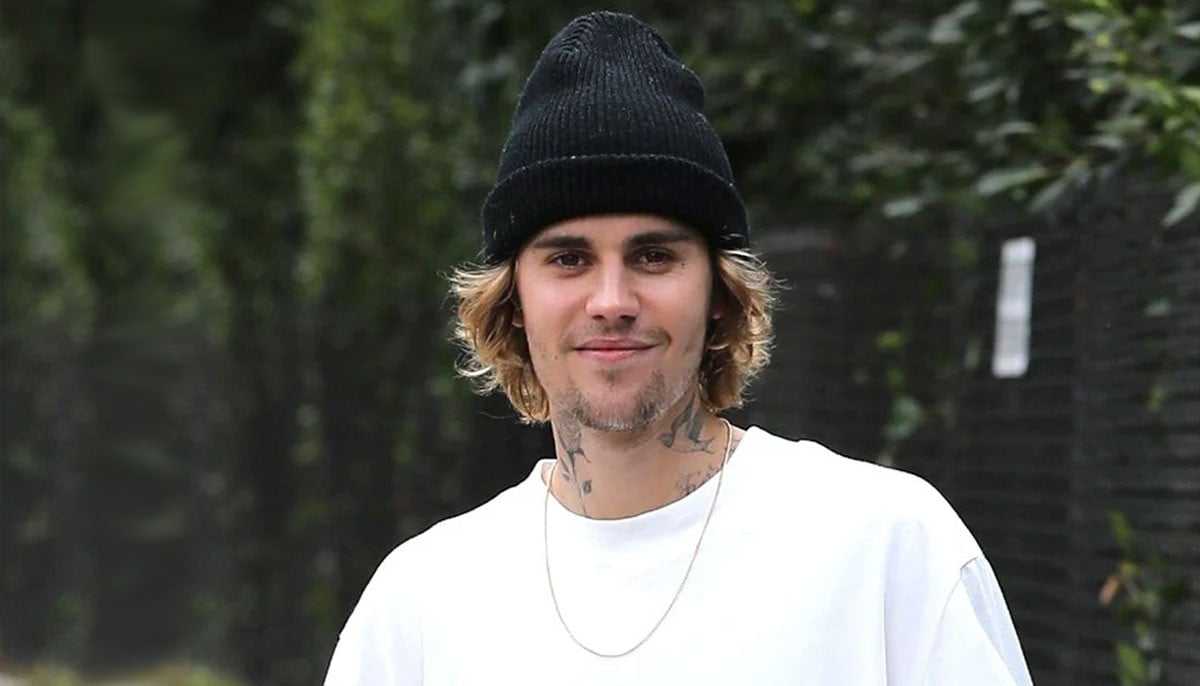 Justin Bieber Surprises Birthday Girl at LA Restaurant