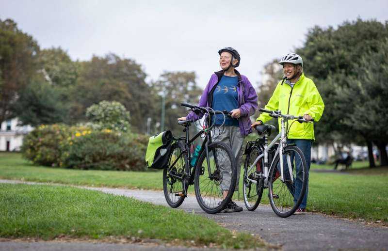 Enough Sleep and Moderate Activity Key for Mental Health in Middle Age, Study Finds