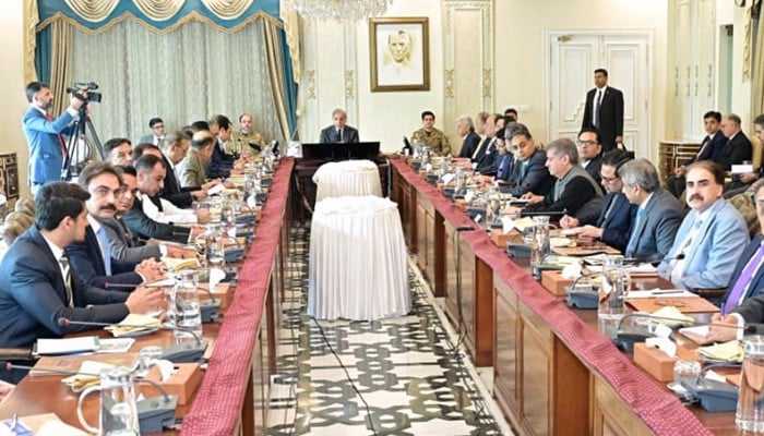 PM Shehbaz Emphasizes Economic Stability and Export Growth