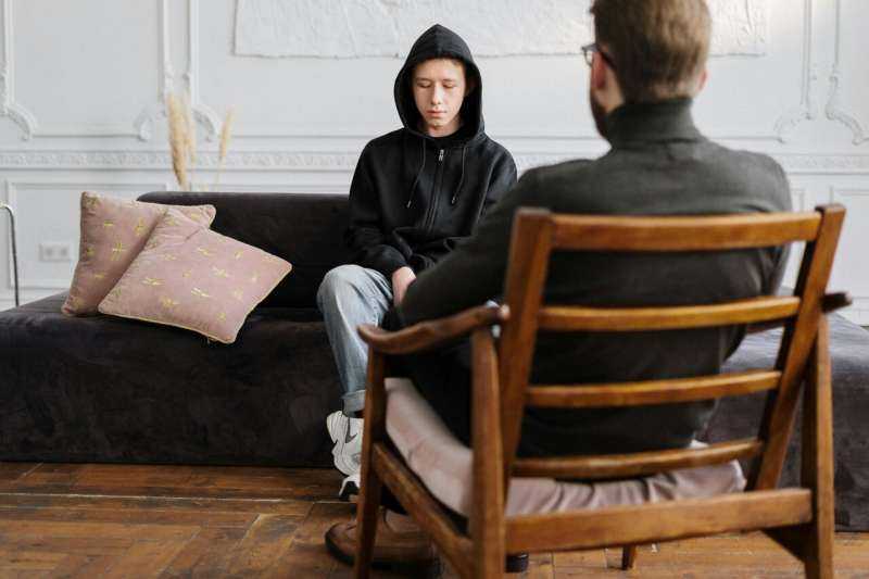 Tougher laws fail to cut coercion in youth psychiatry