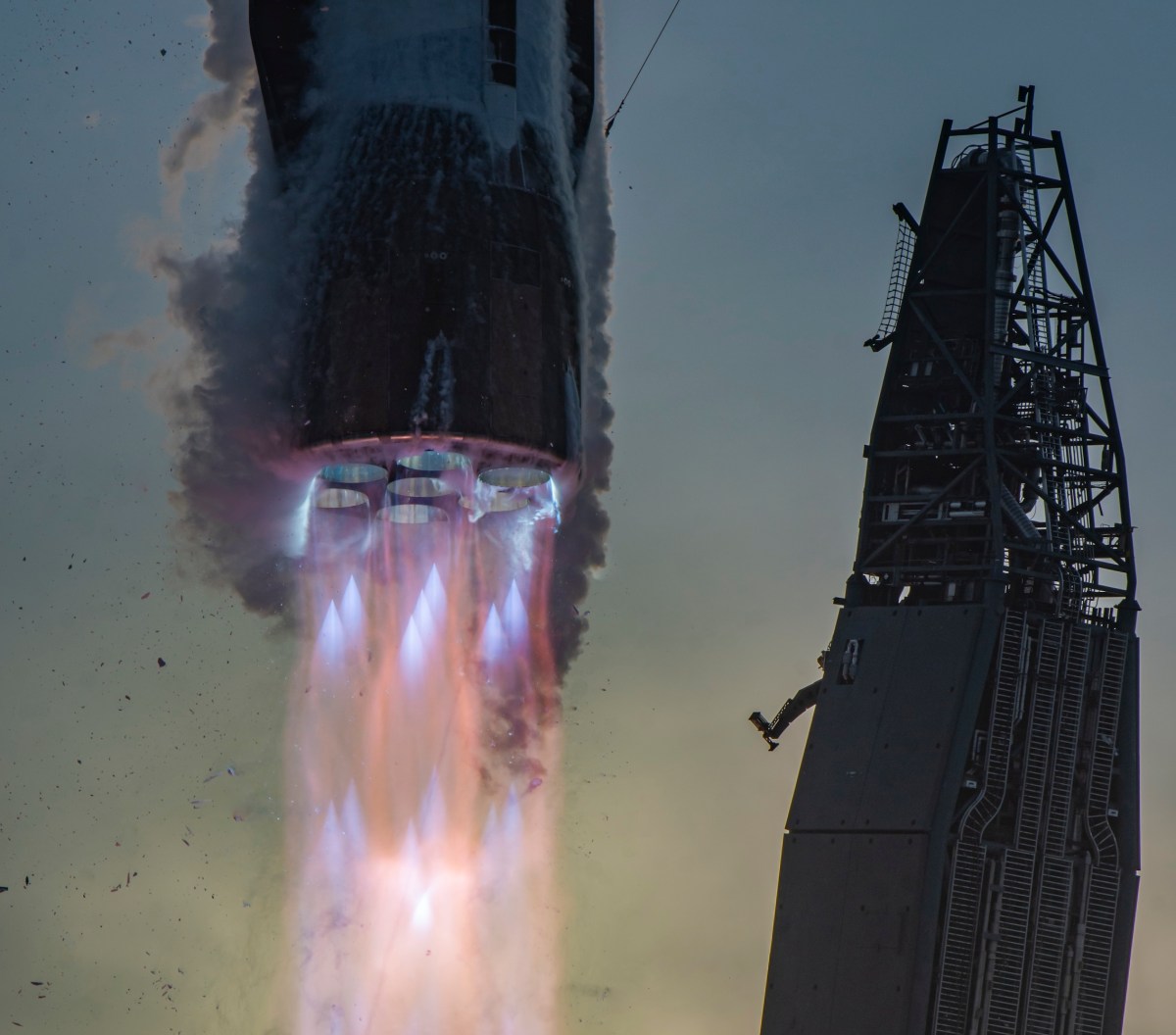 Blue Origin Plans to Launch New Glenn Again This Year Despite Explosion