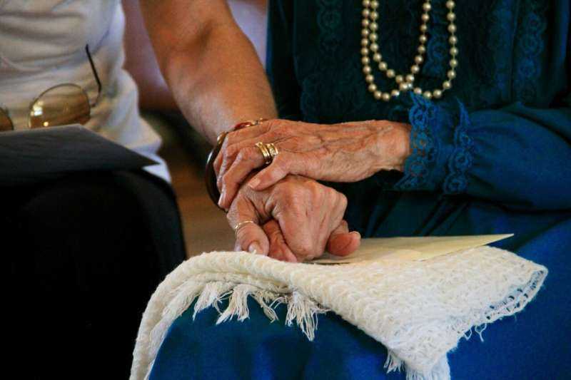 Psychological Course Could Be Support for Caregivers of People with Dementia