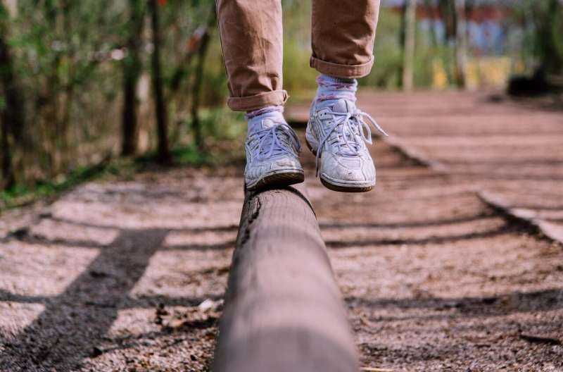 Older Brains Work Harder to Stay Upright, with Nearly 50% Longer Delay