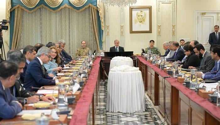 PM Shehbaz Sharif Meets Business Leaders, Pledges Relief in Next Budget