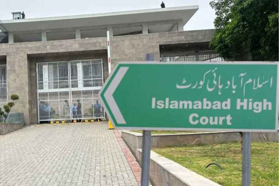 IHC Issues Notices to Finance Secretary Over Contempt Petition