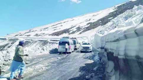 Babusar Top Road Closed Until June 6 for Comprehensive Snow Clearance