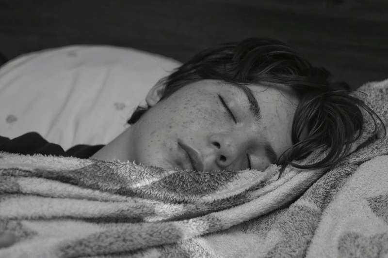 Poor Sleep Health in Adolescence Linked to Hospitalization and Worse Health in Young Adulthood
